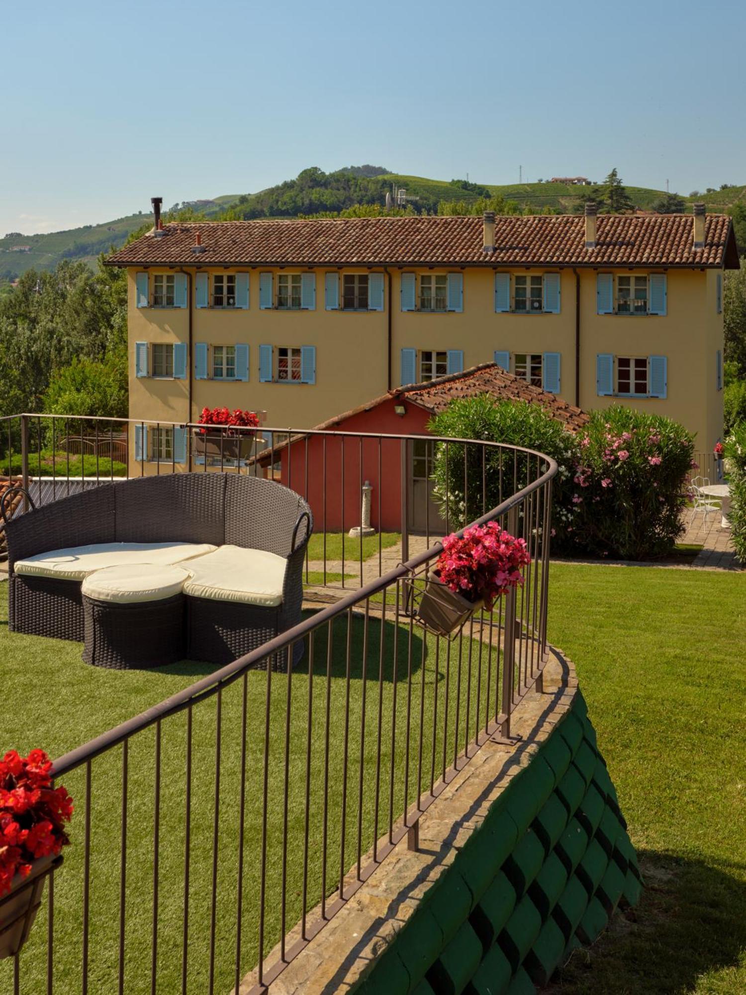Vigna Dell'Acqua Villa Santo Stefano Belbo Ngoại thất bức ảnh